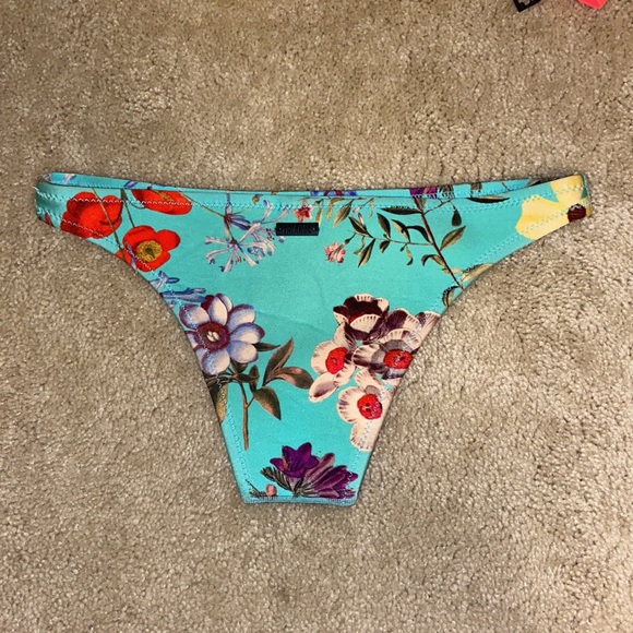 Triangle Bikini Set - Picture 3 of 4